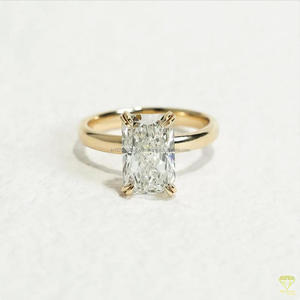 Anillo de Compromiso Solitario con Diamante Moissanite de Corte Radiante, Elegante Anillo de Promesa de Cuatro Puntas para Mujer, Joyería Minimalista - Product Image 3