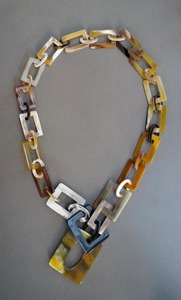 Collar de Boda de Cuerno de Búfalo Hecho a Mano, Ecológico, Moderno, con Forma Personalizada para Mujer, el Más Vendido por Perfect Enterprises - Product Image 5