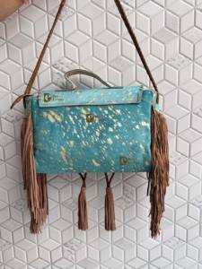 Sac à main décontracté de grande capacité pour femmes avec doublure en cuir véritable et finition métallisée pour un usage quotidien - Product Image 4