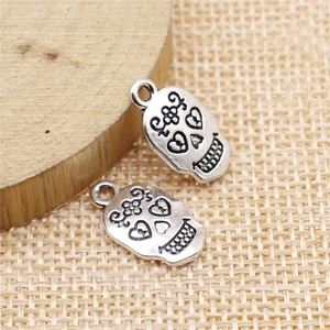 Colgante <span class=keywords><strong>de</strong></span> Calavera con Ojo <span class=keywords><strong>de</strong></span> Corazón 10x17mm <span class=keywords><strong>de</strong></span> Aleación <span class=keywords><strong>de</strong></span> Zinc Plateado Antiguo para Decoración <span class=keywords><strong>de</strong></span> Altar del Día <span class=keywords><strong>de</strong></span> <span class=keywords><strong>Muertos</strong></span> - Product Image 2