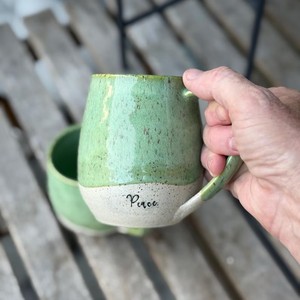 Ensemble de tasses à café en céramique vibrantes, tasses à thé en grès colorées à finition brillante pour la maison, le bureau, la décoration de cuisine et les cadeaux - Product Image 4