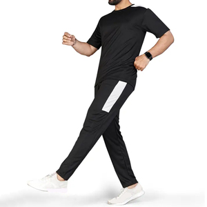 Conjunto deportivo de verano para hombre con logotipo bordado personalizado, de alta calidad, camiseta y pantalón a precio económico. - Product Image 4