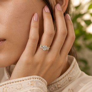 Bague de fiançailles en or jaune plaqué 14 carats avec moissanite, cinq pierres, bague de demande en mariage, diamant taille ovale, pour femme - Product Image 5