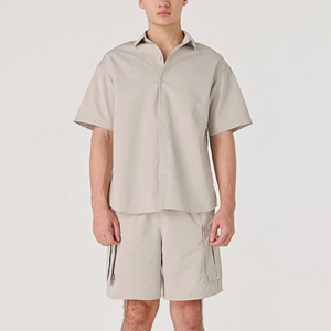 ชุดเซ็ตเสื้อเชิ้ตและกางเกงขาสั้นพิมพ์ลายคุณภาพสูง ขายส่งราคาพิเศษประจำปี 2026 ระบายอากาศได้ดี น้ำหนักปานกลาง ผลิตจากผ้าฝ้าย 100% เป็นมิตรต่อสิ่งแวดล้อม พร้อมกระดุม สำหรับผู้ชาย - Product Image 2
