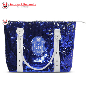 Sac fourre-tout en polyester matelassé brodé de la sororité Zeta Phi Beta du groupe SRi |   Fermeture éclair sublimée sur mesure pour sororité grecque féminine - Product Image 6