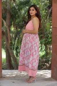 Robe longue indienne imprimée à la main pour femmes Robe d'été décontractée en coton Robe longue de style boho Tissu naturel à la taille - Product Image 4