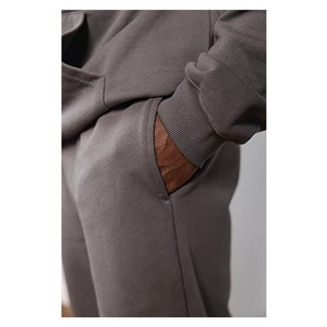Conjunto Deportivo Unisex Gris con Capucha, Manga Larga, Color Sólido, Casual, con Cordón de Ajuste y Bolsillos Laterales, 100% Algodón - Product Image 6
