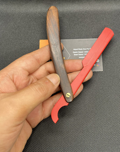 Saaqaans Enterprises - Navaja de Afeitar Profesional con Mango de Madera, Cuchilla de Acero Inoxidable Reemplazable, Personalizable - Product Image 4