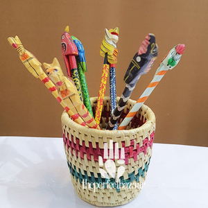 Support à stylos en herbe Munj coloré pour décoration de bureau, baptême et anniversaire - Product Image 1