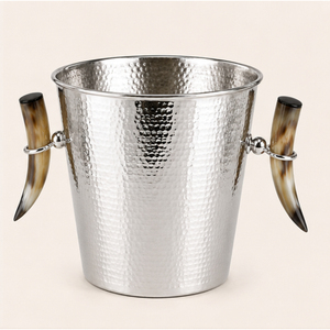 Seau à vin moderne en métal martelé argenté avec poignées décoratives en corne, bac à champagne en acier inoxydable pour l'hôtellerie et les bars - Product Image 1