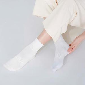 <b>Women's</b> Crew <b>Socks</b> <b>White</b> 100% Cotton Breathable Knitted Solid Color Daily Use Spring Regular Fit - Product Image 3