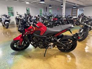 Motocicleta Deportiva FZ-09 2017 de Alto Rendimiento en Venta - Product Image 3