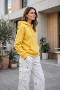 Conjunto Deportivo para Mujer, Sudadera con Capucha Amarilla y Pantalones Cargo Blancos, Ligero, de Poliéster/Algodón, Corte Holgado, Informal - Product Image 6