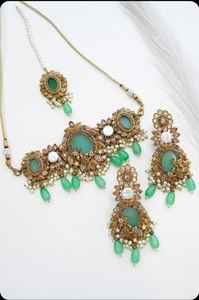 Collection de bijoux de mariage indiens et pakistanais en promotion : Collier ras-du-cou et boucles d'oreilles tendance, parures de bijoux de haute qualité pour femmes - Product Image 3