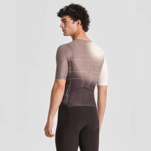 Traje ligero y cómodo de bajo precio, perfecto para viajes, senderismo y actividades al aire libre. - Product Image 2