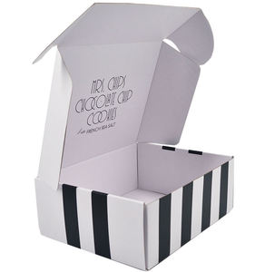 Caja Rígida Personalizada de Cartón Color Marfil, Forma Rectangular, Impresión en Lámina Dorada, Empaque de Regalo de Alta Gama, Forro de Satén - Product Image 1