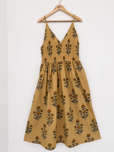 Robe de plage imprimée à la main, robe d'été à bretelles, robe en coton, fabricant de robes indiennes, grossiste en robes imprimées à la main - Product Image 1