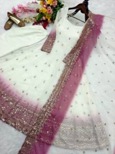Robe en georgette à imprimé bicolore avec broderie et travail de sequins, avec bas et dupatta, entièrement cousue, prête à porter - Product Image 6