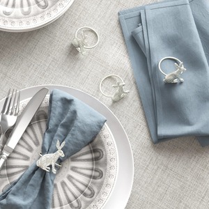 Servilletero de Conejo Plateado Texturizado de Lujo para Comedor de Primavera, Anillos de Servilleta Metálicos de Conejo Plateado Caprichosos - Product Image 1