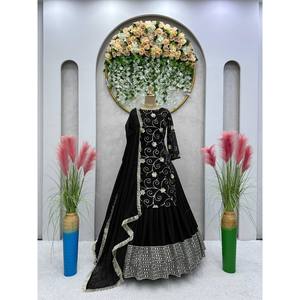 ชุดเลเฮนกาพร้อมผ้าคลุมไหล่สำหรับงานปาร์ตี้ แขนสามส่วน - Product Image 1