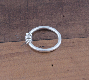 Anillo de Plata de Ley 925 al por Mayor, Anillo Sencillo Clásico de Alto Brillo, Anillo de Boda Liso Minimalista Unisex para Mujer - Product Image 3