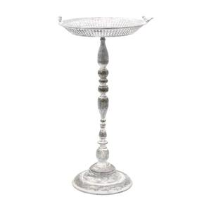 Bain d'oiseaux en métal blanc qui crée une ambiance paisible avec des éclaboussures et des mouvements doux - Product Image 6