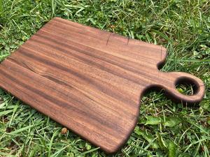 Planche à découper en bois avec poignée ronde - Product Image 3