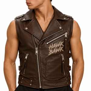 Veste en cuir pour hommes, gilet moto sans manches avec poches zippées et motif Hawk Bawk sur le devant, plusieurs poches zippées - Product Image 1