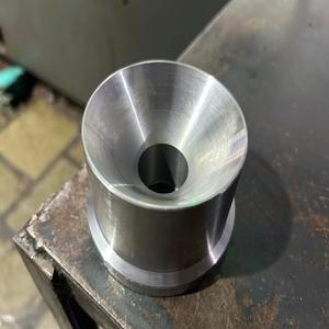Pièces en laiton durables usinées avec précision par CNC pour usage industriel, résistantes à la corrosion, service de tournage et de fraisage sur mesure - Product Image 1