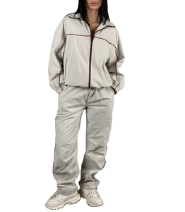 Conjunto de Chaqueta Cortavientos y Pantalón Deportivo de Nailon Personalizado con Logotipo, Talla Grande para Mujer, Ideal para Invierno - Product Image 6