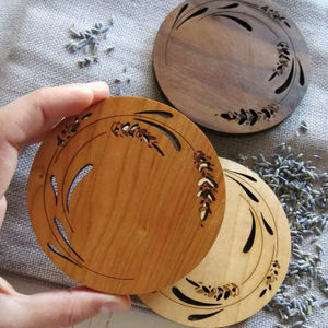 Juego de posavasos de madera en caja de regalo de lujo para aniversario, cumpleaños, boda y celebraciones festivas. - Product Image 1
