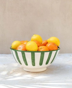 Bol à fruits en céramique artisanale avec finition à rayures rouges vibrantes, forme ronde profonde et allure élégante pour comptoir - Product Image 5