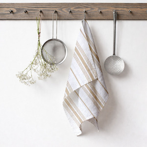 Serviettes de cuisine suspendues en coton, motif rayé teint en fil, écologiques, fabriquées en Inde, pour usage en cuisine. - Product Image 4