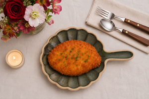 Plat de service en céramique festonné pour aliments croustillants – Élégant et très demandé pour la table à manger - Product Image 3