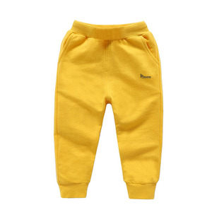 Conjunto Deportivo de Algodón Amarillo de Alta Calidad para Bebés Niños, Cuello Redondo, Manga Larga, Color Sólido, Ropa Casual de Calle con Bolsillos Laterales - Product Image 3