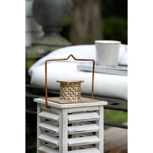 Lanterne à bougie en bois finition blanche classique, idéale pour la décoration de fêtes et le style de maison de campagne, fabriquée à la main en Inde - Product Image 2