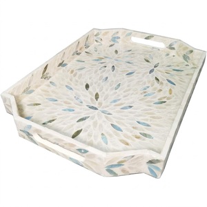 Bandeja de Madera con Incrustaciones de Concha de Capiz y Mosaico Geométrico de Nácar para Mesa de Centro, Venta al por Mayor - Product Image 1