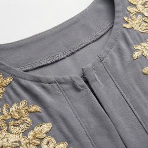 Costume noir avec broderie dorée, broderie tendance, vêtements islamiques, robes musulmanes pour femmes, abaya, robe longue, vêtements pour femmes - Product Image 4