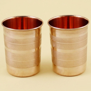 Gobelet élégant en cuivre pur, artisanal, ayurvédique, écologique, sans joint, pour la maison - Product Image 1