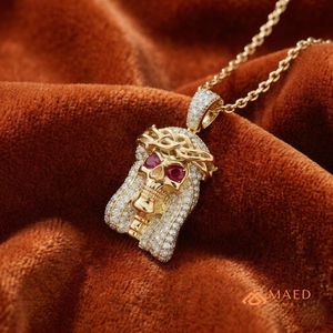 Pendentif Jésus en Moissanite plaqué or et argent, micro-incrusté de pierres rouges aux yeux glacés, style Hiphop, collier de luxe streetwear, cadeau - Product Image 4