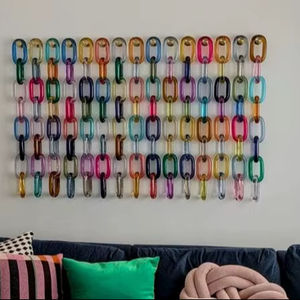 งานประติมากรรมตกแต่งผนังรูปโซ่เรซิ่นสีสันสดใส วงแหวนอะคริลิกเชื่อมต่อกัน สำหรับติดตั้งในล็อบบี้โรงแรมเชิงพาณิชย์ - Product Image 1