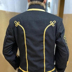 Chaqueta de lana negra para hombre, estilo husar, con bordado dorado y cuello de piel sintética, abrigo formal de invierno para uniformes. - Product Image 1