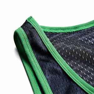 Débardeur de sport pour homme, vêtement de musculation en polyester avec logo personnalisé, imprimé - Product Image 5