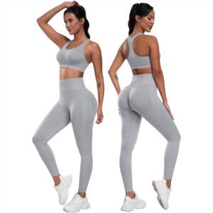 Conjunto deportivo de 3 piezas transpirable y moldeador de glúteos con estampado personalizado para mujer, conjunto de yoga con espalda cruzada para fitness. - Product Image 2