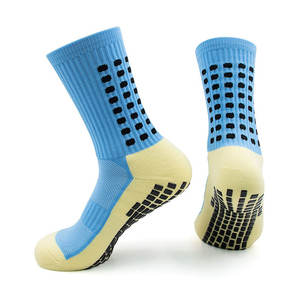 Calcetines de Fútbol Premium para Hombre, Ajuste Cómodo, Diseño Personalizado, con Agarre Deportivo de Silicona Antideslizante, Tejido de Algodón Transpirable - Product Image 6