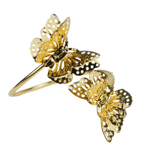 Anillos de servilleta de metal con textura de mariposa que brindan una sensación de ritual y ocasión, incluso durante las comidas diarias. - Product Image 6