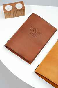 ที่ใส่เมนูหนังพับได้ ทนทาน หรูหรา พร้อมระบบป้องกัน สำหรับร้านอาหาร คาเฟ่ โรงแรม แสดงเมนูอาหารและเครื่องดื่ม รุ่น LMC-0186 - Product Image 3