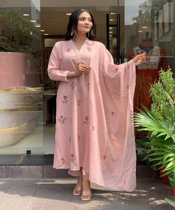 ชุดงานปักลายชานเดรี RICH LOOK PV พร้อมเสื้อและกางเกงขายาว พร้อมผ้าคลุมไหล่ สำหรับงานเทศกาล ราคาขายส่ง เสื้อผ้าชาติพันธุ์ สีชมพูอ่อน - Product Image 4