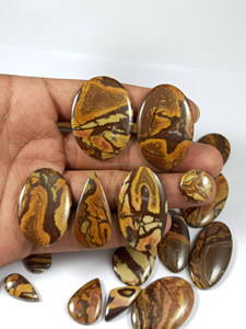 พลอยแจสเปอร์ธรรมชาติจากออสเตรเลีย รูปทรงคาโบชอง ขัดเงา คริสตัลบำบัด พลอยแท้สำหรับทำเครื่องประดับที่ไม่เหมือนใคร - Product Image 2