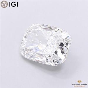 Bague de Mariage Classique Élégante en Forme de Coussin avec Diamant de Laboratoire CVD Certifié IGI 4,50 Carats Couleur E Pureté VS1 - Product Image 3